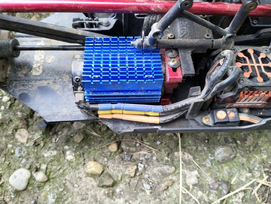 СПЕШНО! Arrma Kraton 6S V5 BLX – Много запазен, с безчетков Savox и сериозен тунинг