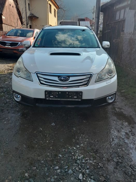Subaru legacy outback 2.0 2012 vand sau dezmembrez