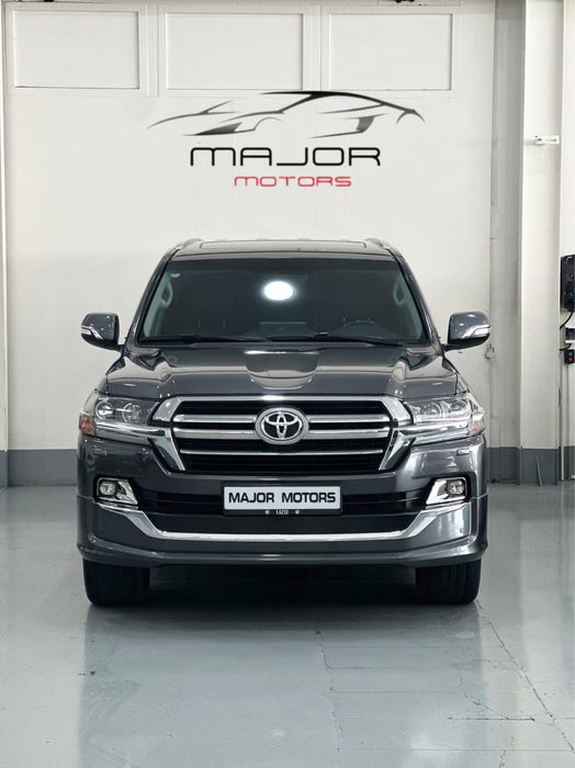 Bugun sotuvimizda Toyota Land Cruiser 200