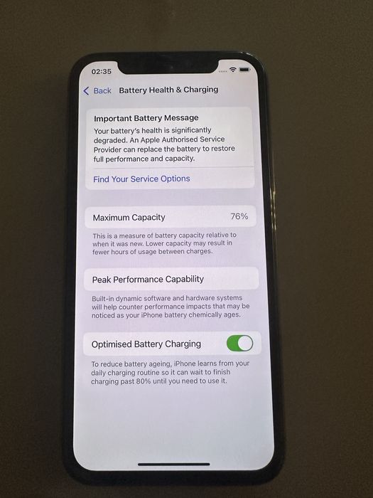 Vand iphone 11 pro + airpods cadou