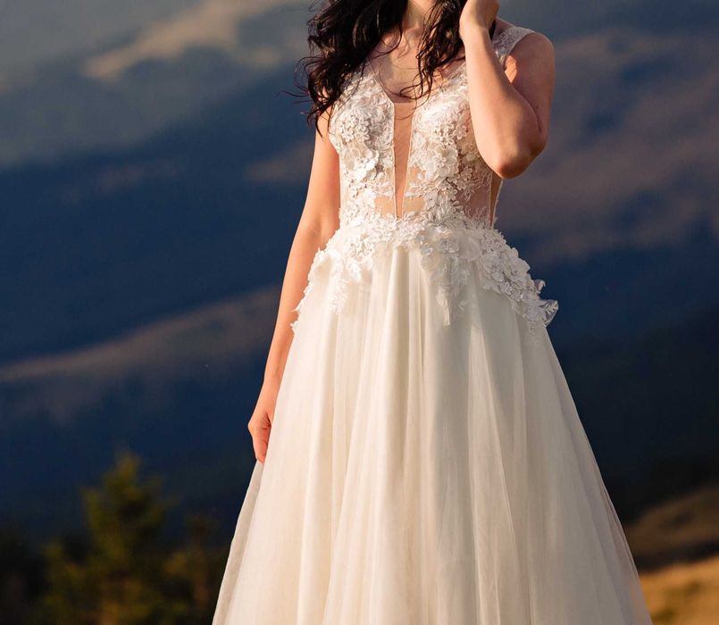 Rochie mireasa S, ivoire cu spate decupat