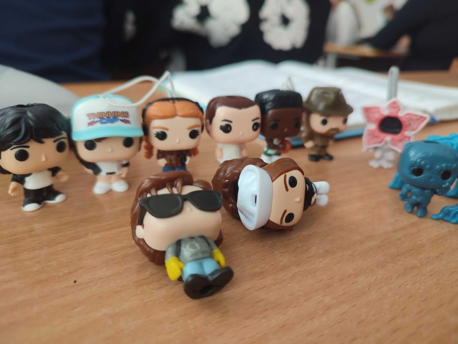 фигурки с киндера joe - strange things