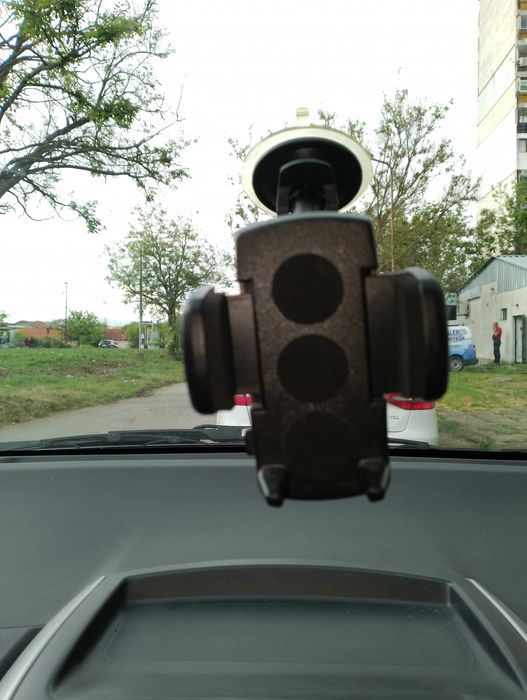 Автомобилна стойка за смартфон