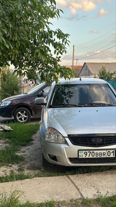 Продам приору……………