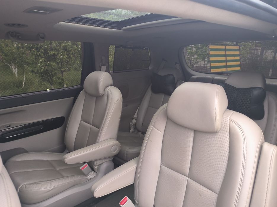 Kia Carnival 2019 yili dizel full pozitsiya