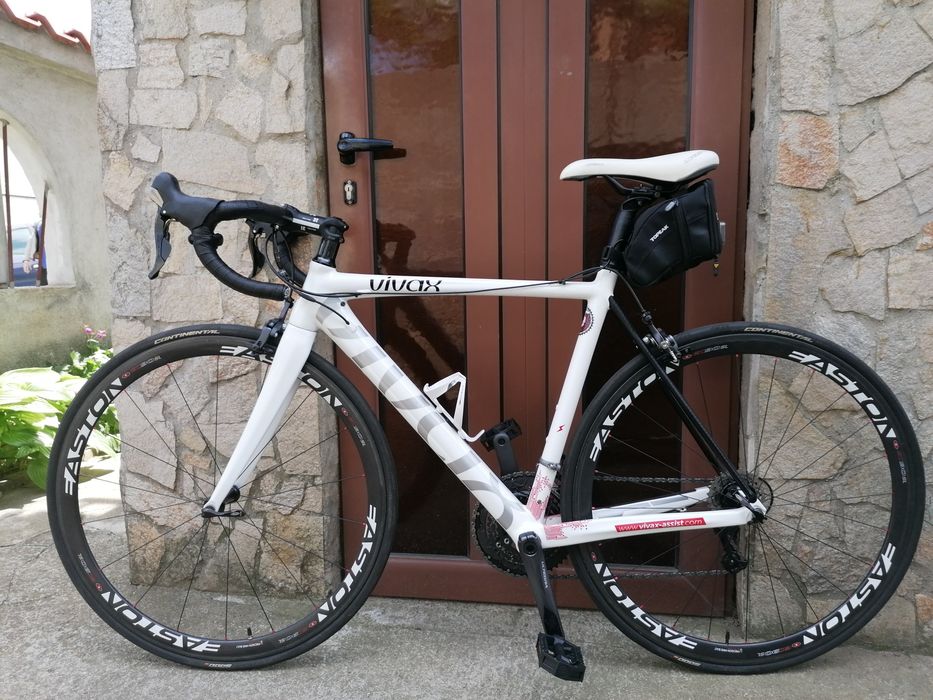 Шосеен Електрически VIVAX  Carbon, Shimano Ultegra 3*10