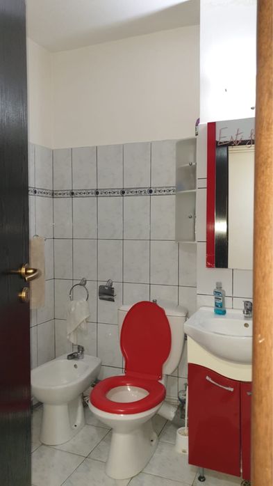 Proprietar inchiriez apartament ultracentral zona Ramada 400 €