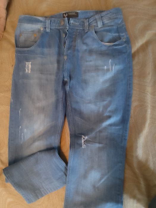 Джинсы женские .
