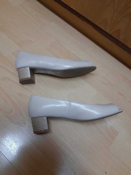 Оригинални нови луксозни дамски обувки Roberto Venuti-Milano