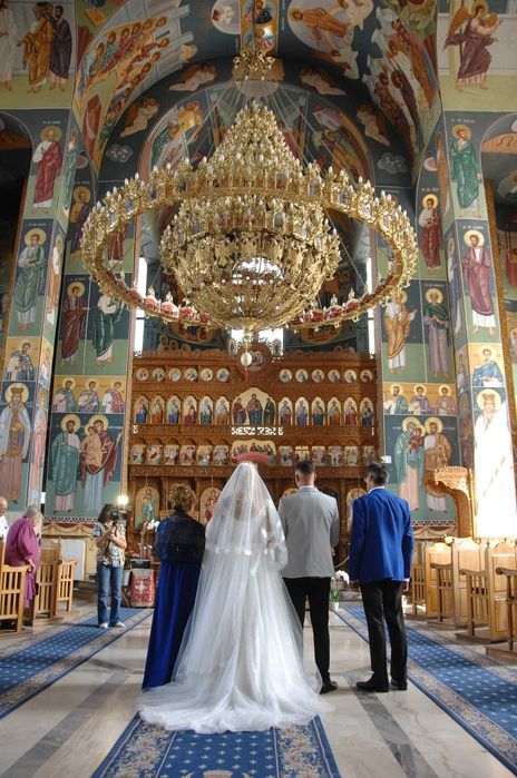 Vând rochie de mireasa mărimea S  M .