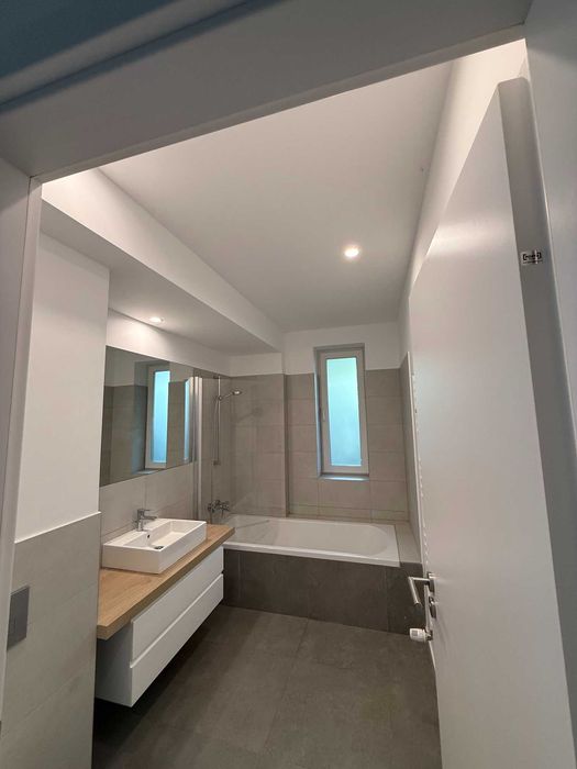 Apartament 3 camere Parcul Carol de inchiriat, curte proprie, loc de parcare