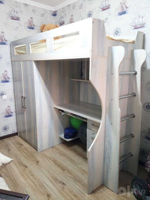 Кровать+стол+шкаф