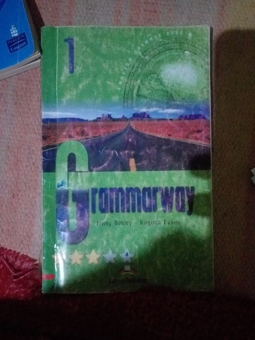 Ingliz tili kitoblar sotiladi eski ishlatilgan taxshi saqlangan