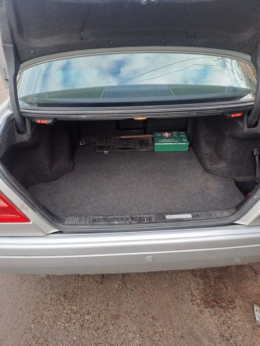 Mercedez Benz C180