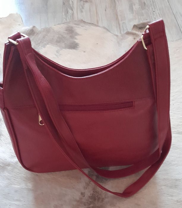 Дамска чанта с дълги дръжки