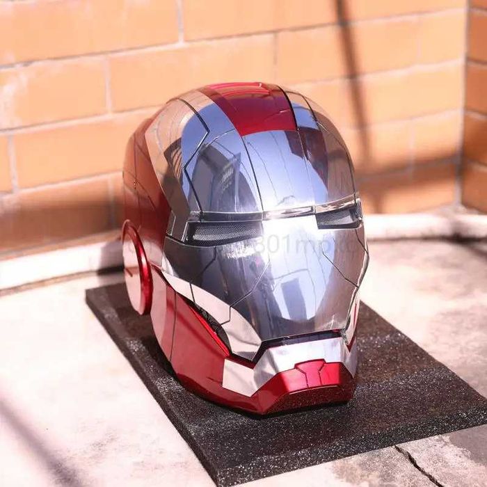 Реалистична Моторизирана маска Iron Man Железния човек Гласови команди
