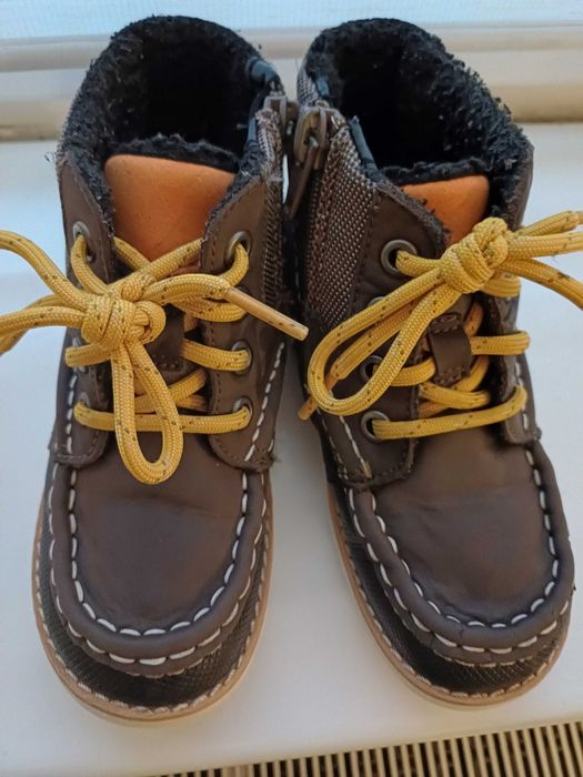 Ghetute Clarks marimea 27,5