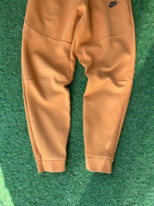 Мъжко долнище : Nike Sportswear Tech Fleece Pants Orange S