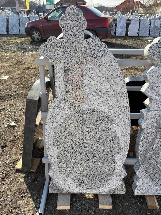 15% reducere la monumente funerare marmura si granit