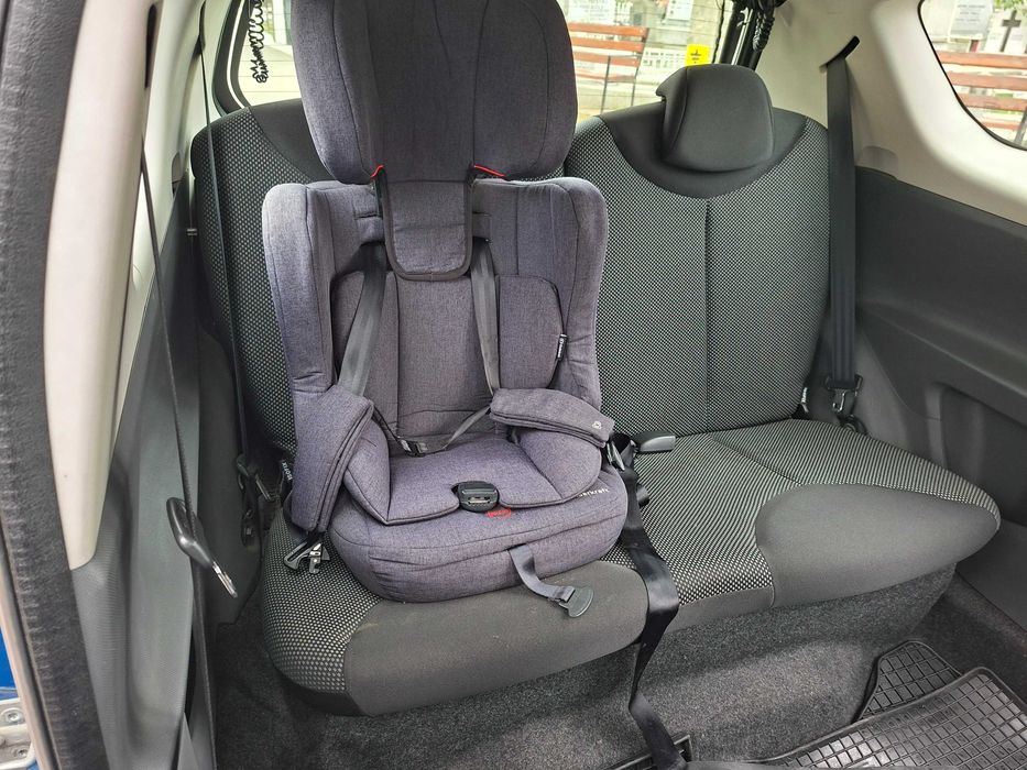 Toyota Aygo 1.0 Automată – 2010 – 95.500 km – Albastru metalizat
