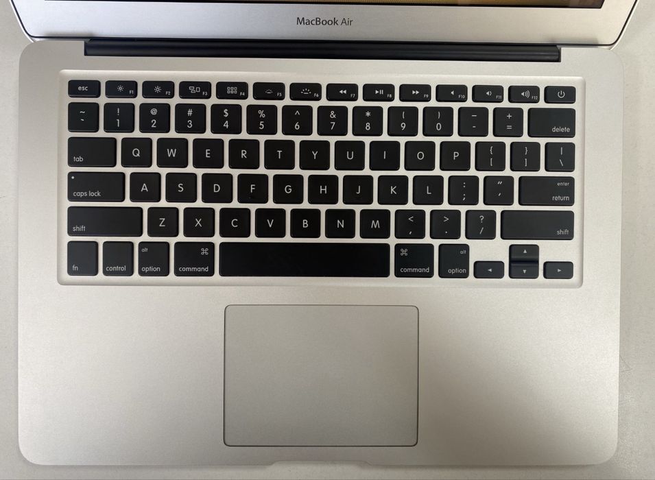 Срочно продаю MacBook Air 13 2017