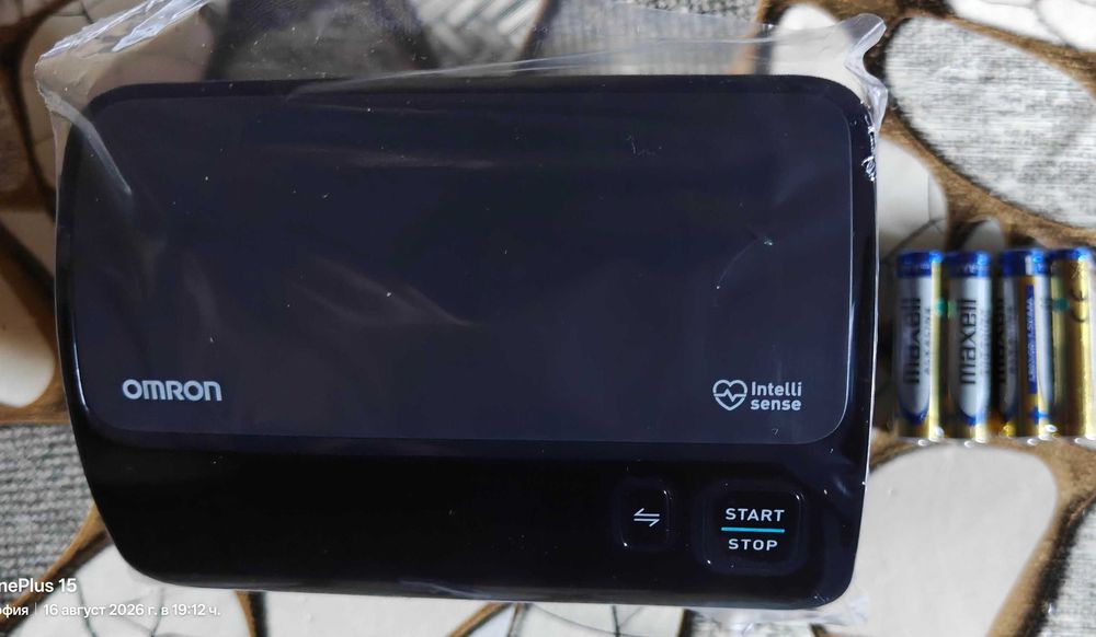 Апарат за кръвно налягане OMRON EVOLV чисто нов