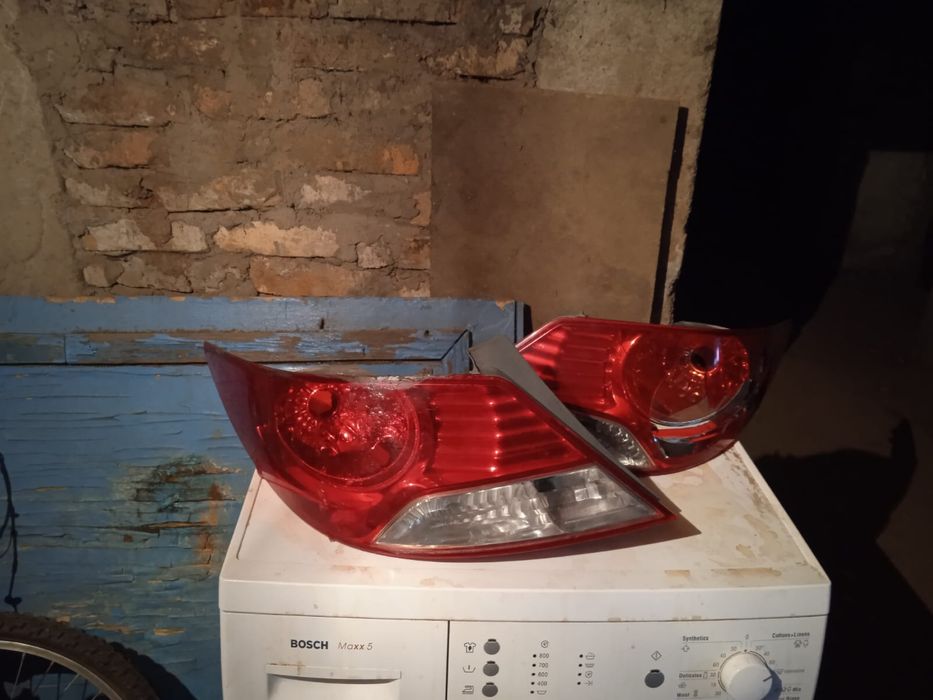 Продаю фару на машину