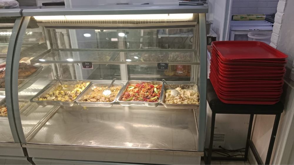 Продам витринный холодильник