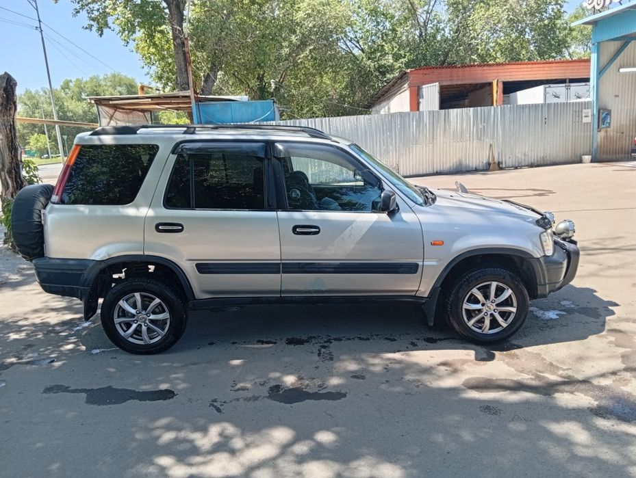 Продам Хонду CRV RD1