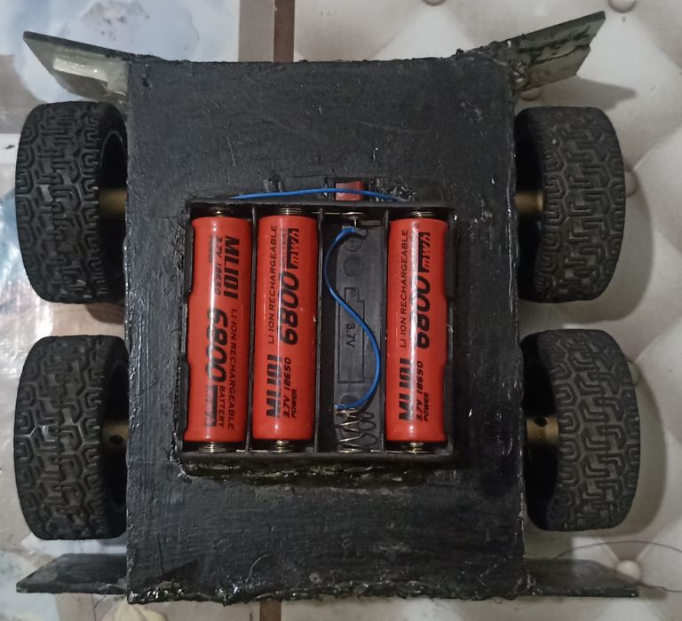 Robotatexnikaning robofutbol turidagi musobaqasi uchun ajoyib robot