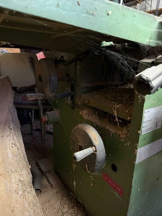 Пет операционна дърводелска машина