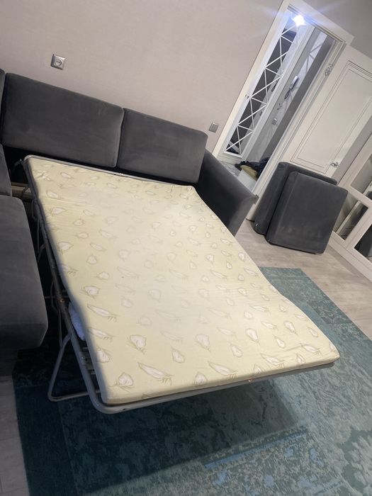 Продам диван, угловой, в идиальном состоянии