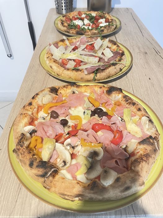 OPORTUNITATE DE INVESTIȚIE: Pizzerie Premium la Cheie în Târgoviște – Afacere Consolidată și Profitabilă (10 ani vechime