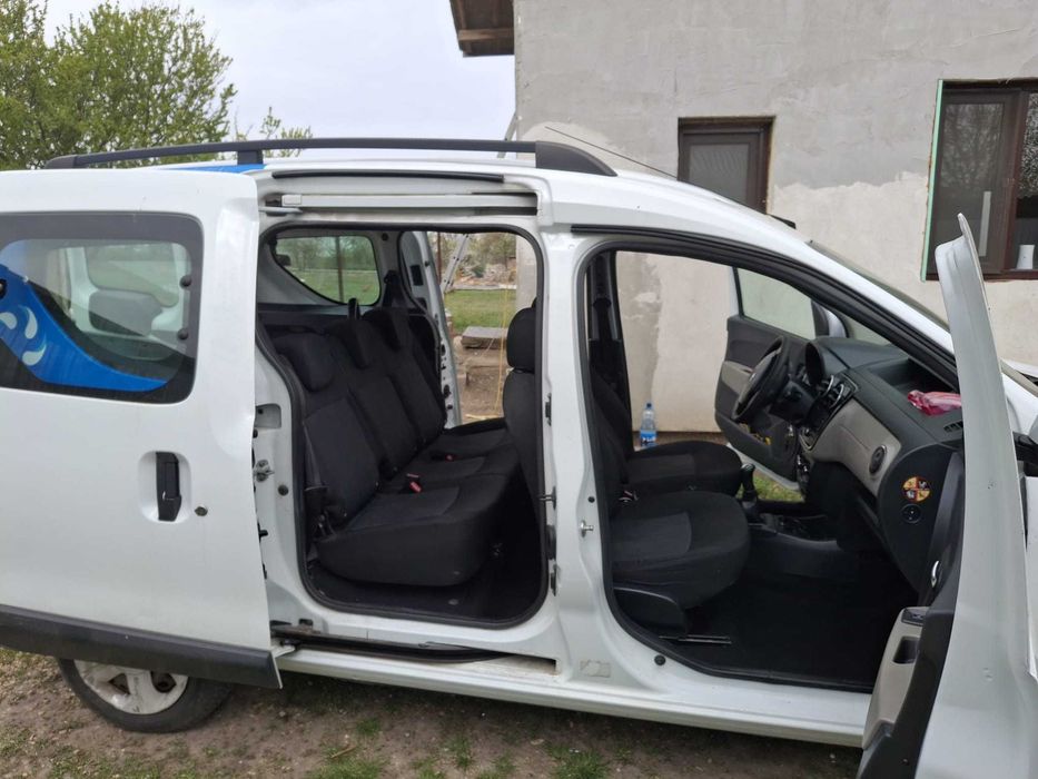 Vând Dacia Dokker