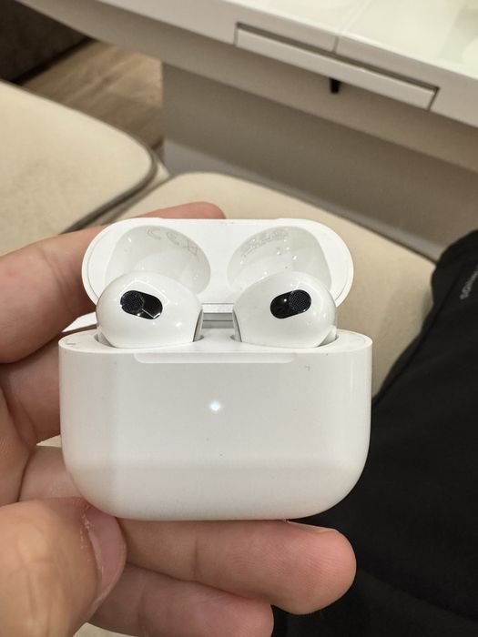 Apple AirPods Gen 3