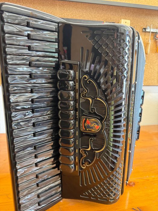 Acordeon ASSASSINO Serenelli digital