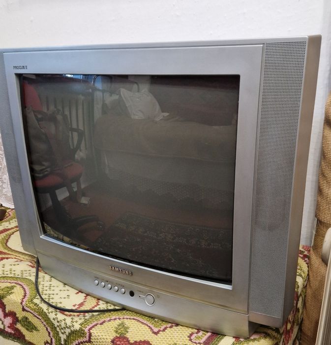 Телевизор цветной Samsung PROGUN 2