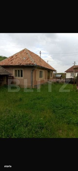 Casa cu 3 camere si un teren de 3000 mp, zona Cuzaplac