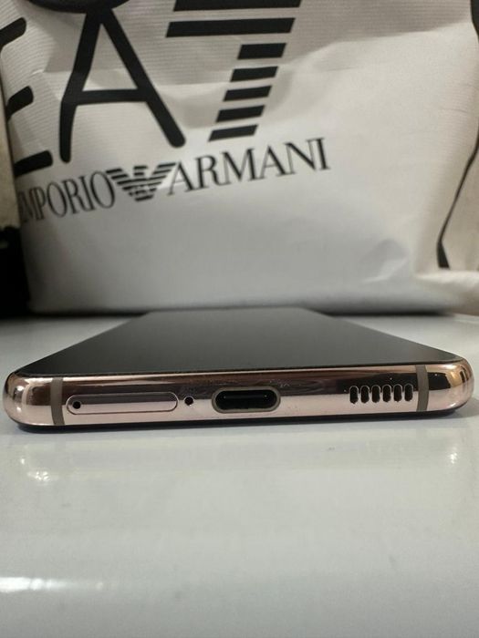 Самсунг S21 в отличном состоянии