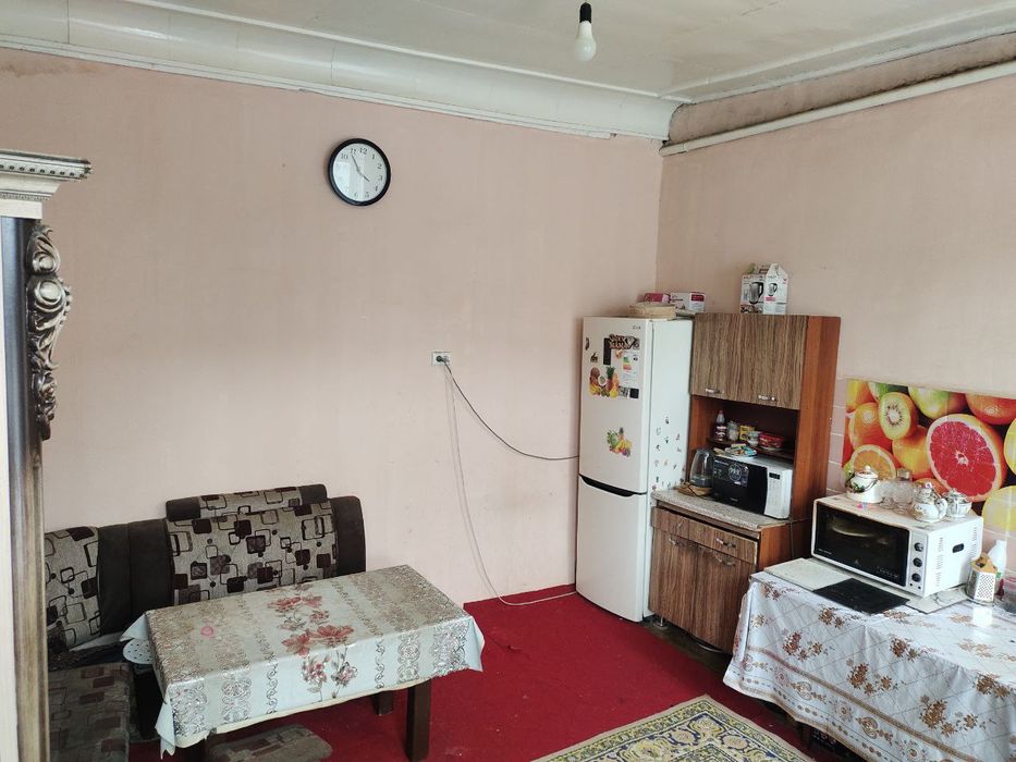 Xovli sotiladi. Eski shahar bozor yonida