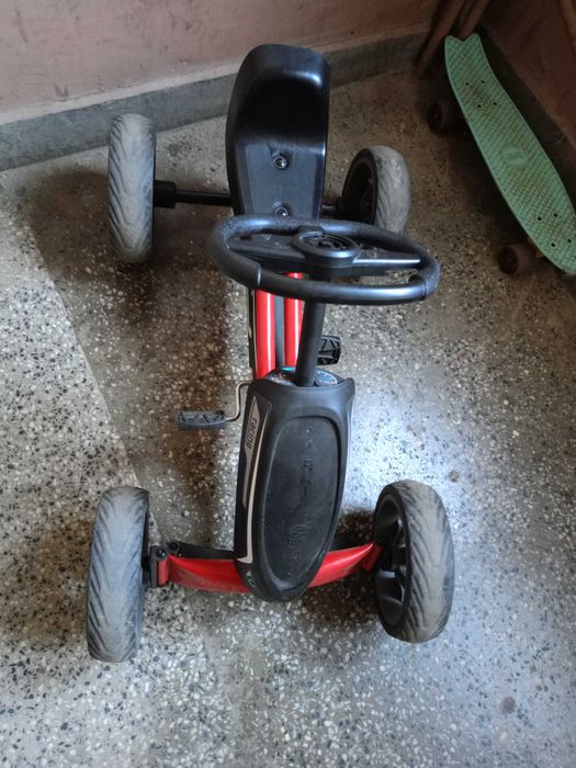 Детска количка с педали