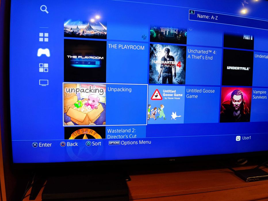 Продавам перфектен Sony PlayStation 4 PRO GOD OF WAR Limited Edition ПС4 ПРО с МНОГО ИГРИ PS4 Uncharted, Crash Bandicoot, The Last of Us, Hades, Princ