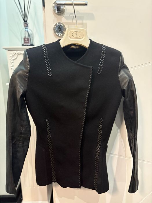 Яке Roberto Cavalli