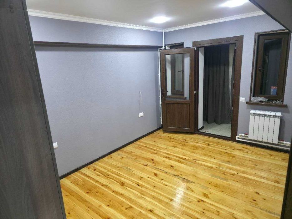 Продаётся квартира на Ц4 4/2/4 всё новое, кафе Бухара