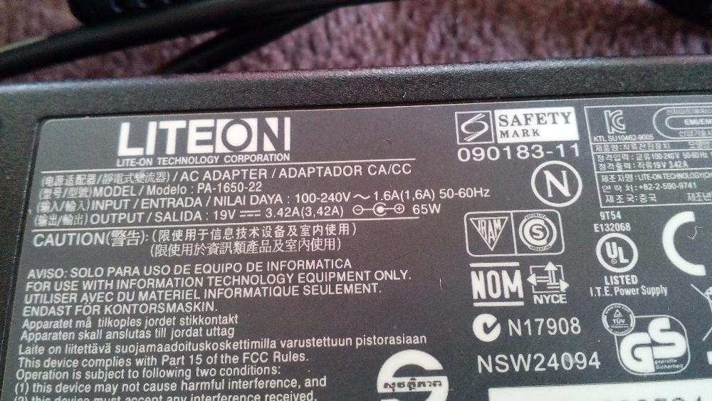 alimentator pt laptop acer 19 v 3,42 A
