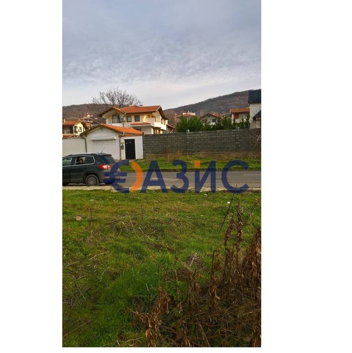 Парцел в регуляция на главен път по пътя за Кошарица, местност Драката