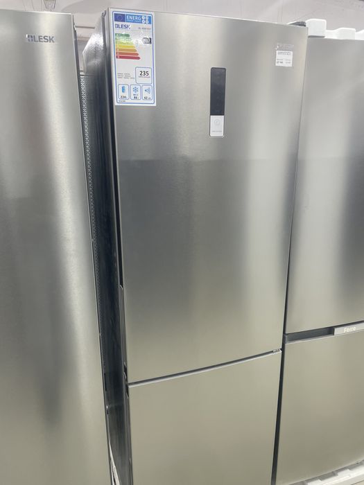 Продам Холодильник BLESK BL-400FXST