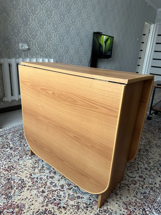 Стол раскладной,практичный