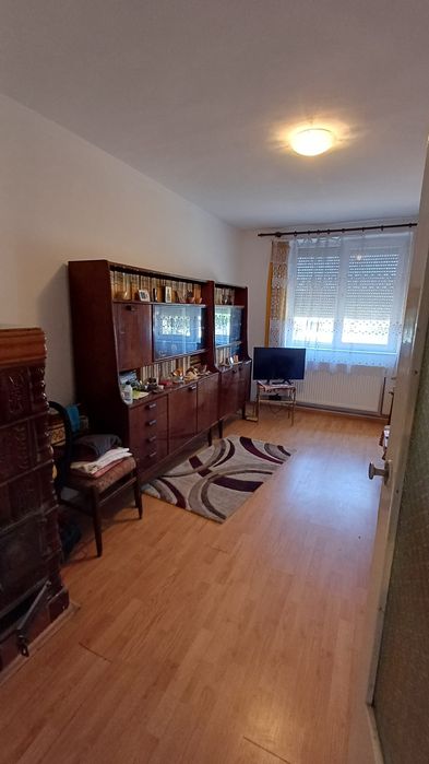 Apartament  3 camere de vânzare în Pâncota.