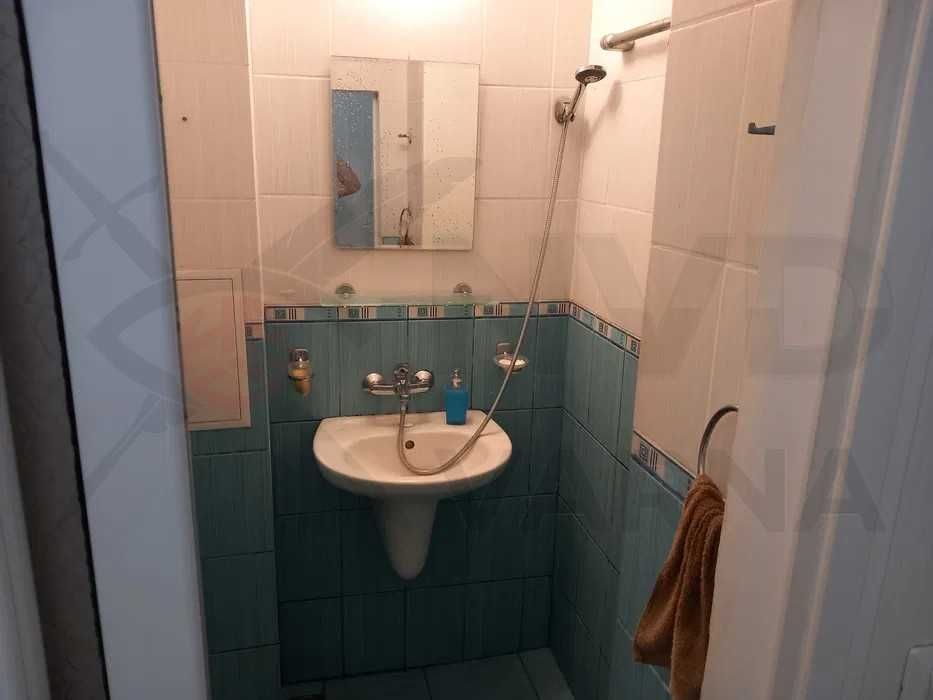 Дава се под наем тристаен апартамент във Възраждане 1! 21861282